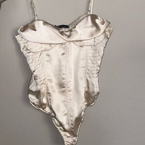 Never been worn Zara satin bodysuit